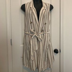 Sleeveless Blazer Vest with Belt in White Asparagus